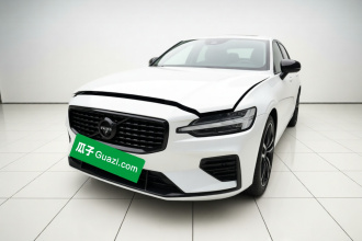 沃尔沃S60新能源 2022款 T8 E驱混动 四驱智雅运动版