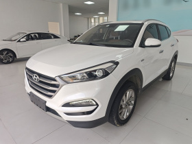 现代 途胜 2015款 1.6T 双离合两驱智能型