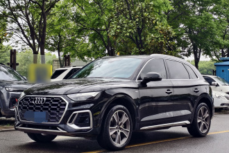 奥迪Q5L 2022款 改款 45T 豪华动感型