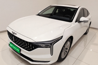 奔腾B70 2025款 龙耀版 1.5T 欢享型