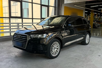 奥迪Q7 2016款 45 TFSI S line运动型