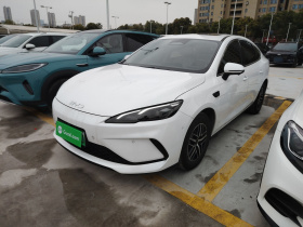 比亚迪 海豹05 DM-i 2025款 DM-i 智驾版 120KM旗舰型