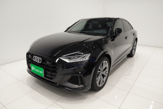 奥迪Q8 2022款 55 TFSI 臻选动感型