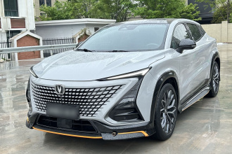 长安UNI-T 2022款 1.5T 运动版 尊贵型