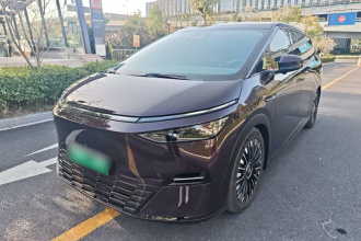 小鹏X9 2025款 740超长续航 Max