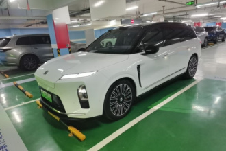 蔚来ES8 2026款 七座行政豪华版