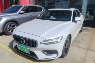 沃尔沃S60 2022款 B4 智逸豪华版