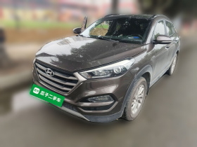 现代 途胜 2015款 1.6T 双离合两驱领先型