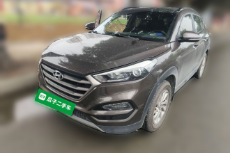 现代 途胜 2015款 1.6T 双离合两驱领先型