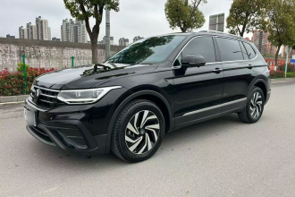 大众 途观L 2024款 出众款 300TSI 自动两驱龙腾版