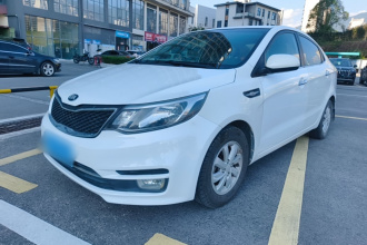 起亚K2 2015款 三厢 1.4L MT GLS