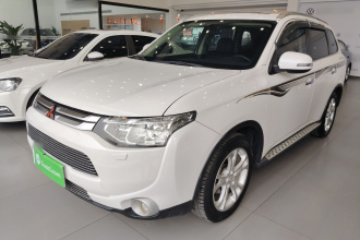 三菱 欧蓝德(进口) 2014款 2.4L 四驱豪华超值版 7座