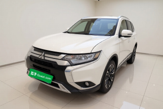 三菱 欧蓝德 2019款 2.0L 两驱畅享版 7座 国VI