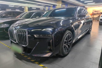 宝马i7 2023款 eDrive50L 领先M运动套装