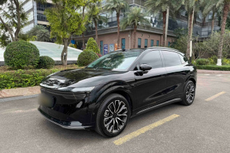 极氪7X 2025款 75kWh 后驱智驾版