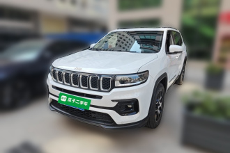 Jeep 大指挥官 2022款 2.0T 两驱精英版