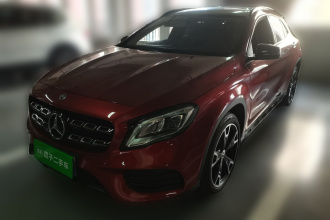 奔驰GLA 2018款 GLA 220 4MATIC 运动型