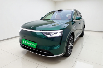 鸿蒙智行 问界M8 2025款 增程 Ultra版 53.4kWh 6座版 (192线激光雷达）