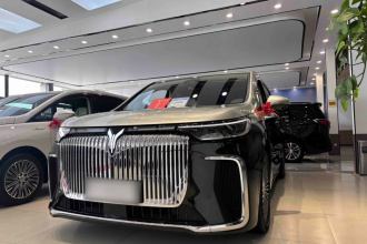 岚图汽车 岚图梦想家 2025款 PHEV 四驱尊贵鲲鹏版