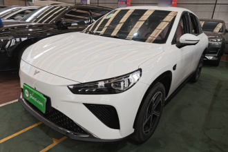 哪吒汽车 哪吒L 2024款 增程 310 闪充版