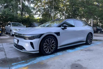 极氪007GT 2025款 四驱智驾版 75kWh