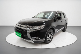 三菱 欧蓝德 2018款 2.0L 两驱荣耀版 5座