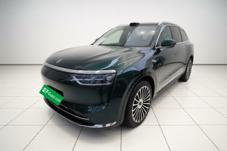 鸿蒙智行 问界M8 2025款 增程 Ultra版 53.4kWh 6座版 (192线激光雷达）