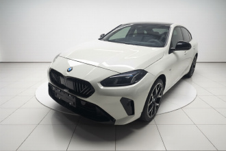 宝马2系 2025款 225L M运动曜夜套装