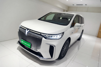 岚图汽车 岚图梦想家 2025款 PHEV 四驱尊贵鲲鹏版