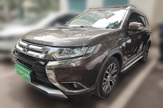 三菱 欧蓝德 2018款 2.4L 四驱尊贵版 7座