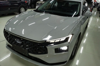 福特 蒙迪欧 2023款 EcoBoost 180 豪华型