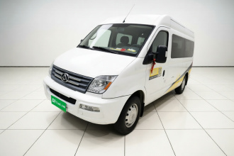 上汽大通MAXUS 新途V80 2021款 2.0T 手动经典傲运通长轴中顶6/7/8/9座