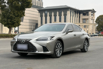 雷克萨斯ES 2025款 200 臻享版