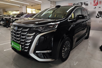 腾势D9 2025款 DM-i 智驾版 1020 四驱旗舰型