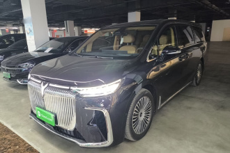 岚图汽车 岚图梦想家 2025款 PHEV 四驱旗舰鲲鹏版