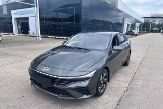 现代 伊兰特 2023款 1.5L CVT LUX尊贵版