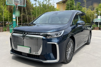 岚图汽车 岚图梦想家 2025款 PHEV 四驱旗舰鲲鹏版