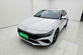 现代 伊兰特 2023款 1.5L CVT LUX尊贵版