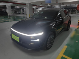 特斯拉 Model Y L 2025款 长续航全轮驱动版