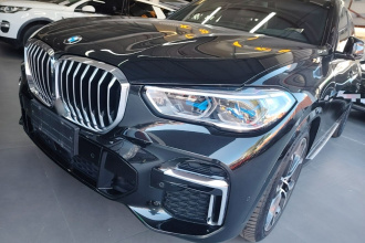 宝马X5 2022款 改款 xDrive 40Li 尊享型M运动套装