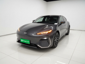 吉利银河 银河E8 2024款 620km 四驱星舰 性能版