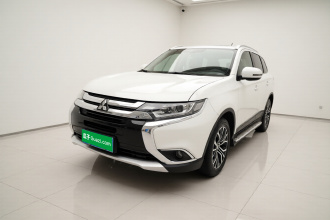 三菱 欧蓝德 2018款 2.0L 两驱荣耀版 5座