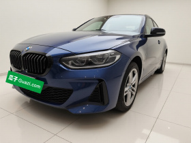 宝马1系 2022款 120i M运动曜夜版