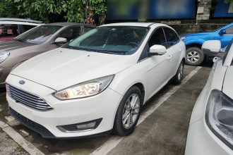 福特 福克斯 2017款 三厢 EcoBoost 180 自动精英型