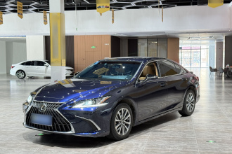 雷克萨斯ES 2022款 300h 卓越版
