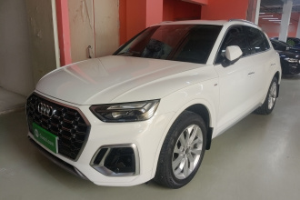 奥迪Q5L 2022款 40T 豪华动感型