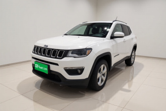 Jeep 指南者 2020款 220T 自动精英版