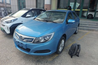 比亚迪e5 2018款 出行版