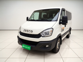 依维柯欧胜 2021款 2.0T 手动超瑞短轴低顶侧拉门F1A