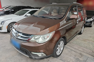 宝骏730 2014款 1.5L 手动豪华型 7座